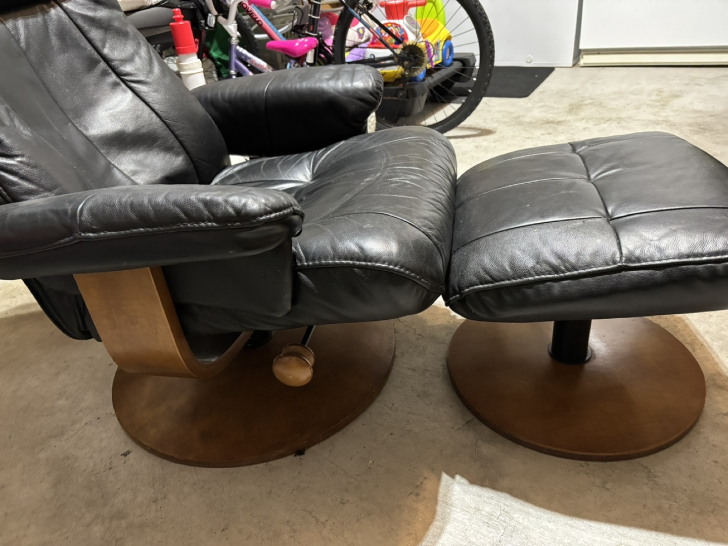 Black Leather Recliner with Ottoman - photo 2
