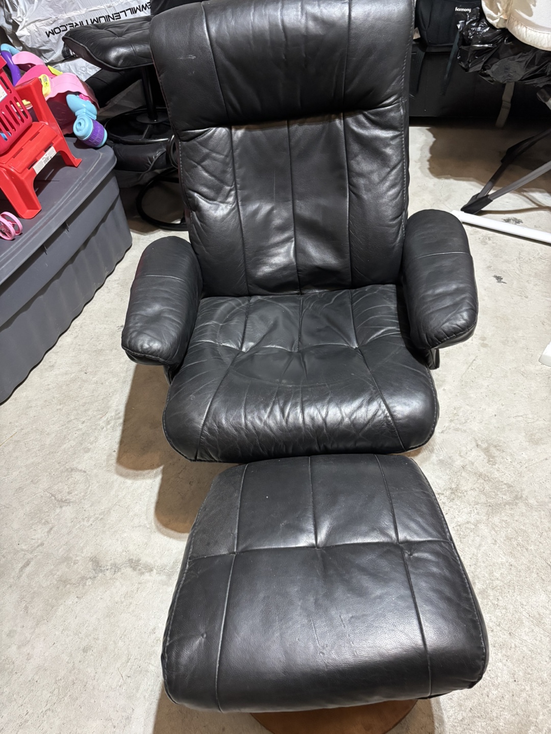 Black Leather Recliner with Ottoman - photo 3