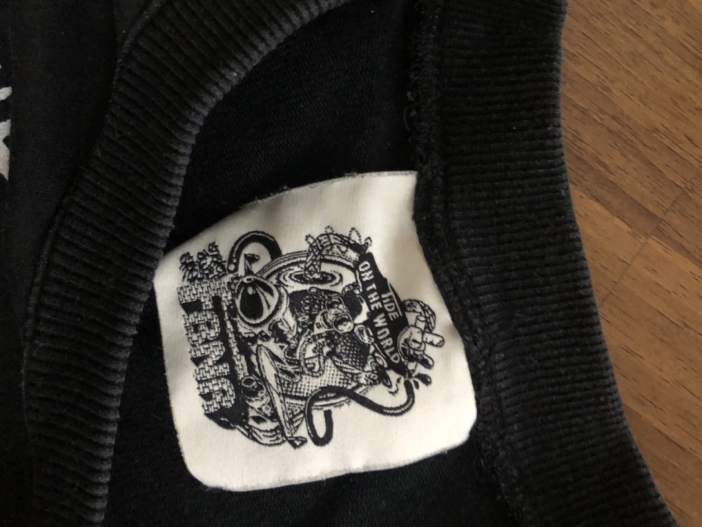 Iris Van Herpen Long Sleeve Graphic Sweatshirt - photo 4