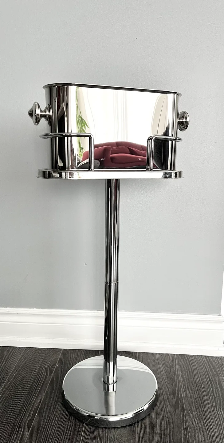 Double-Walled Stainless Steel Beverage Tub on Stand image indicator(3)
