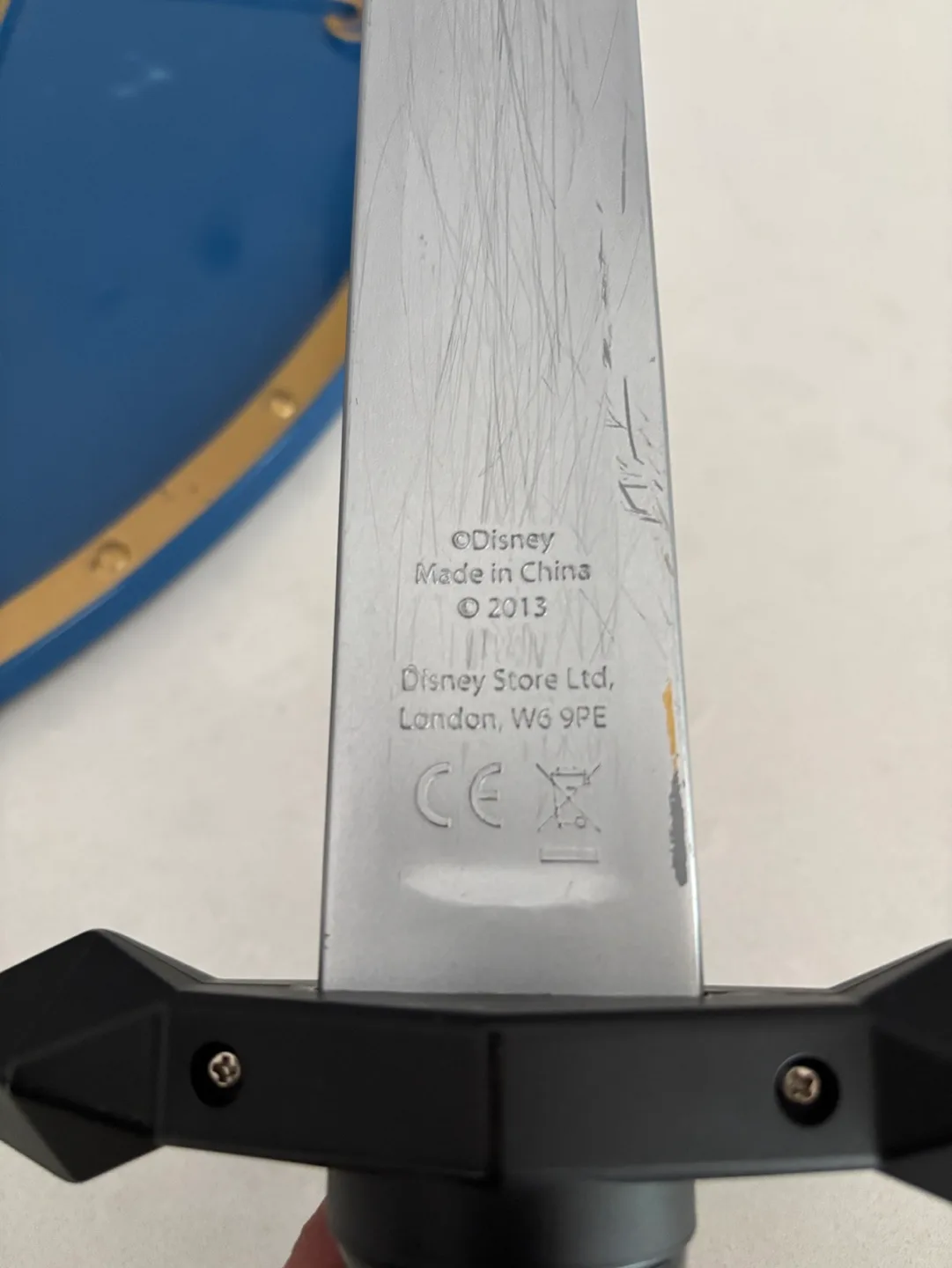 Disney sleeping beauty - Prince Philip Sword and Shield image indicator(6)