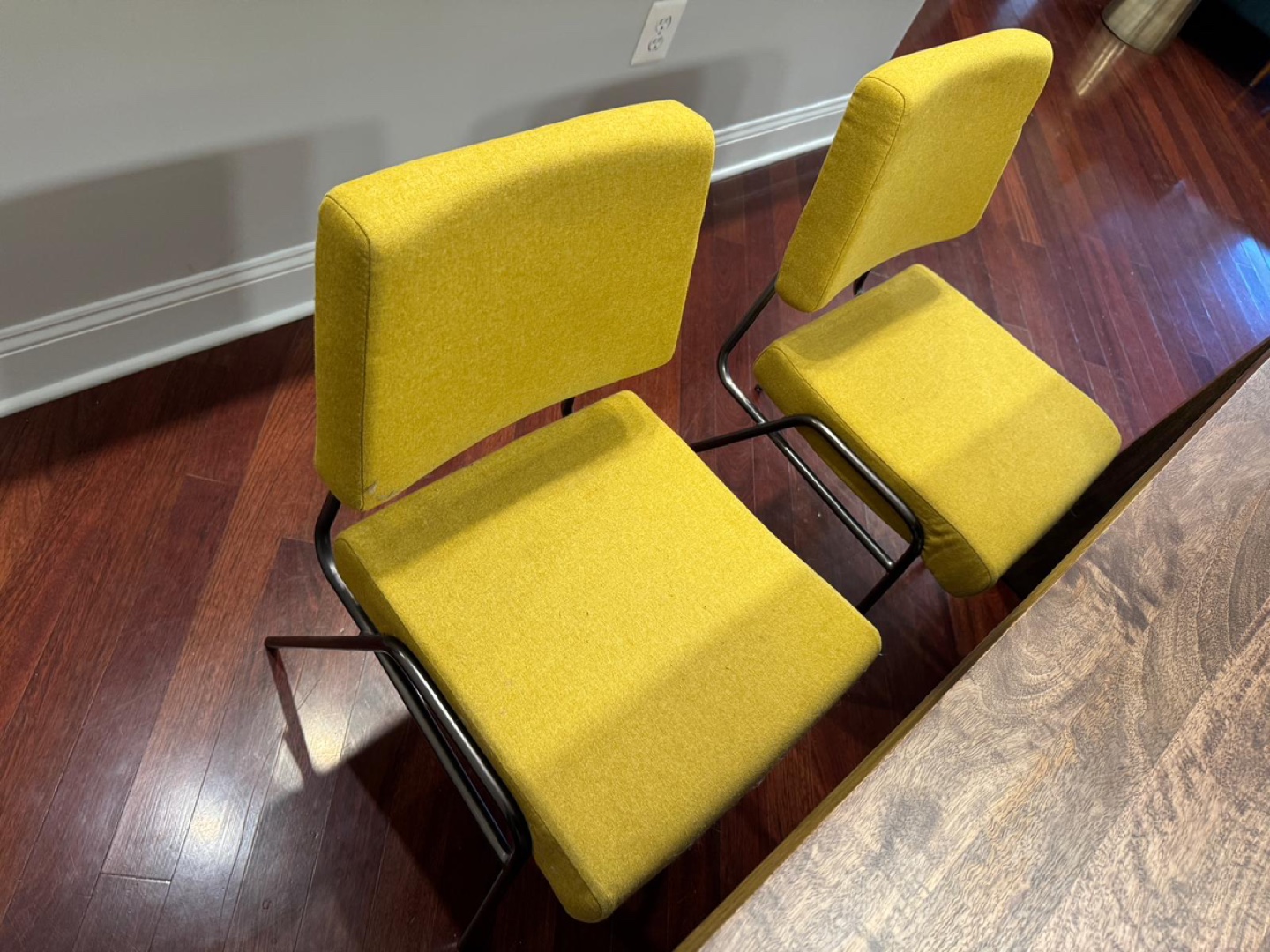 2 Mid-Century Modern Chairs - photo 3