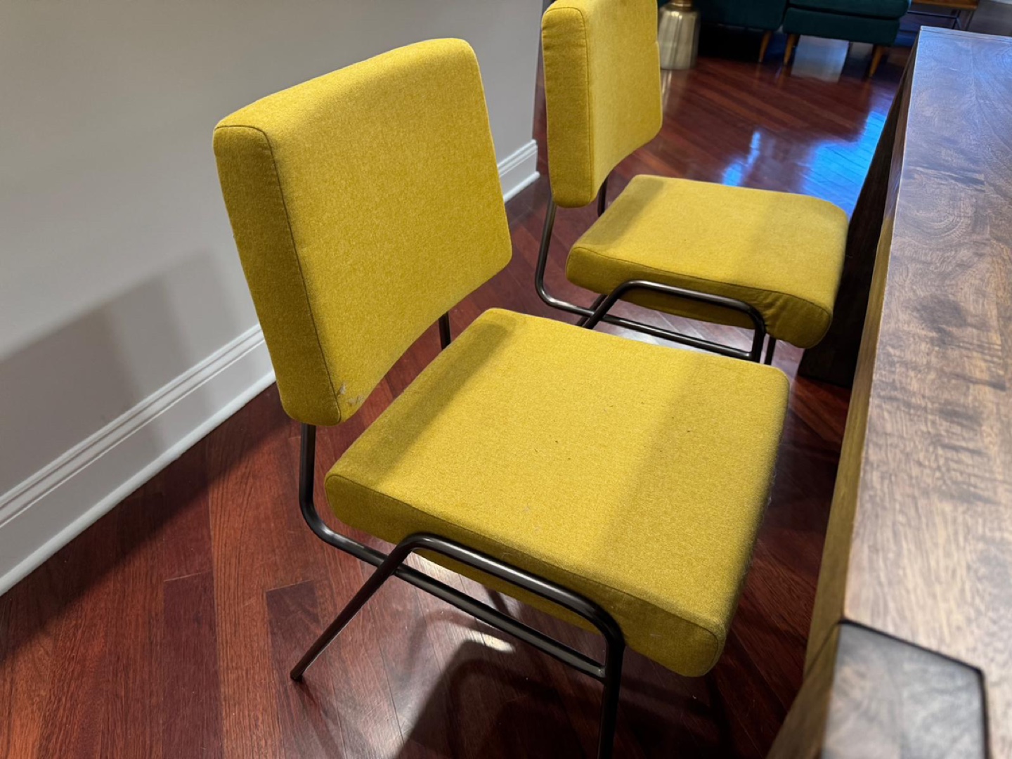 2 Mid-Century Modern Chairs - photo 2