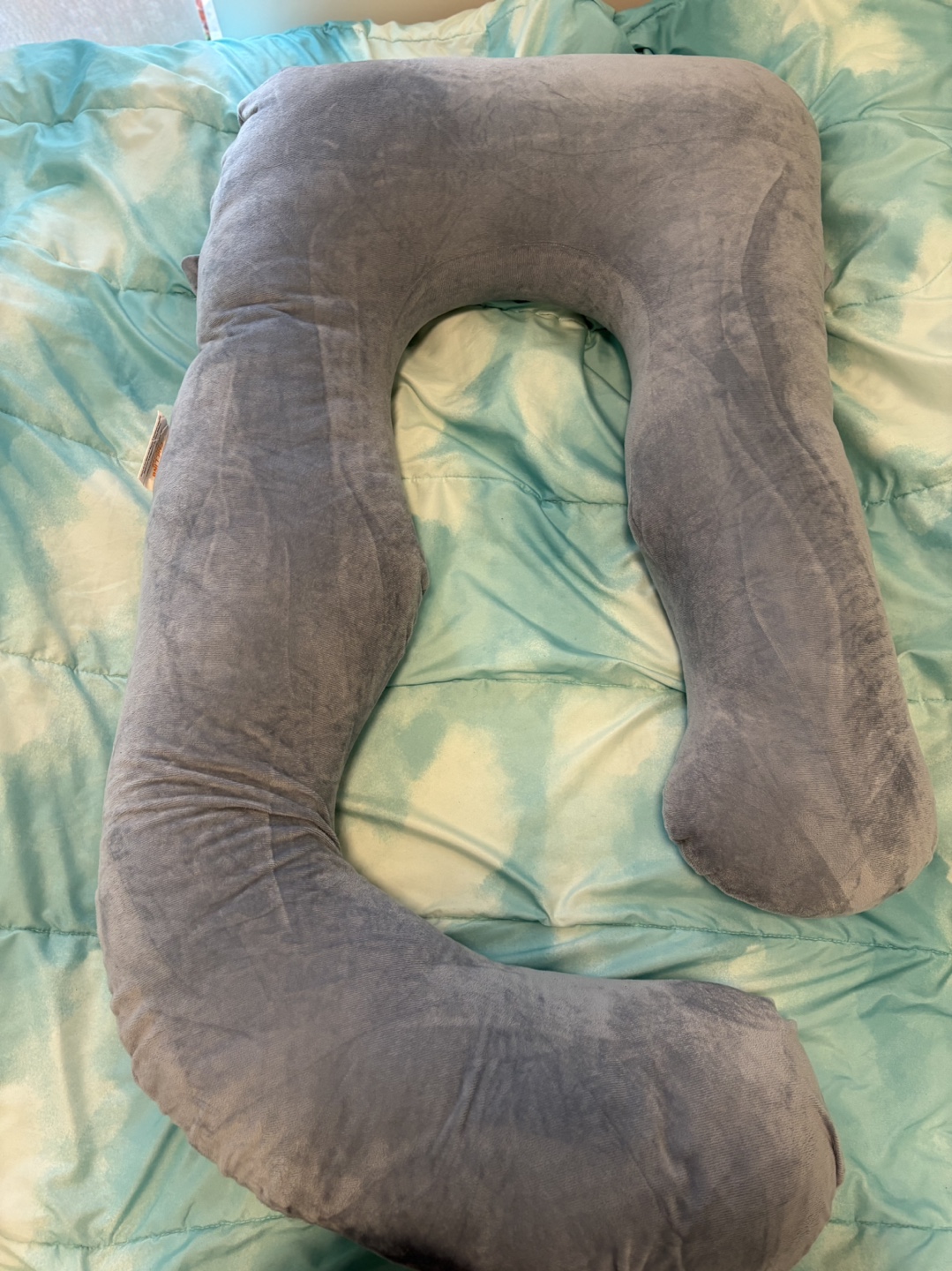 Chilling Home U-Shaped Pregnancy Pillow