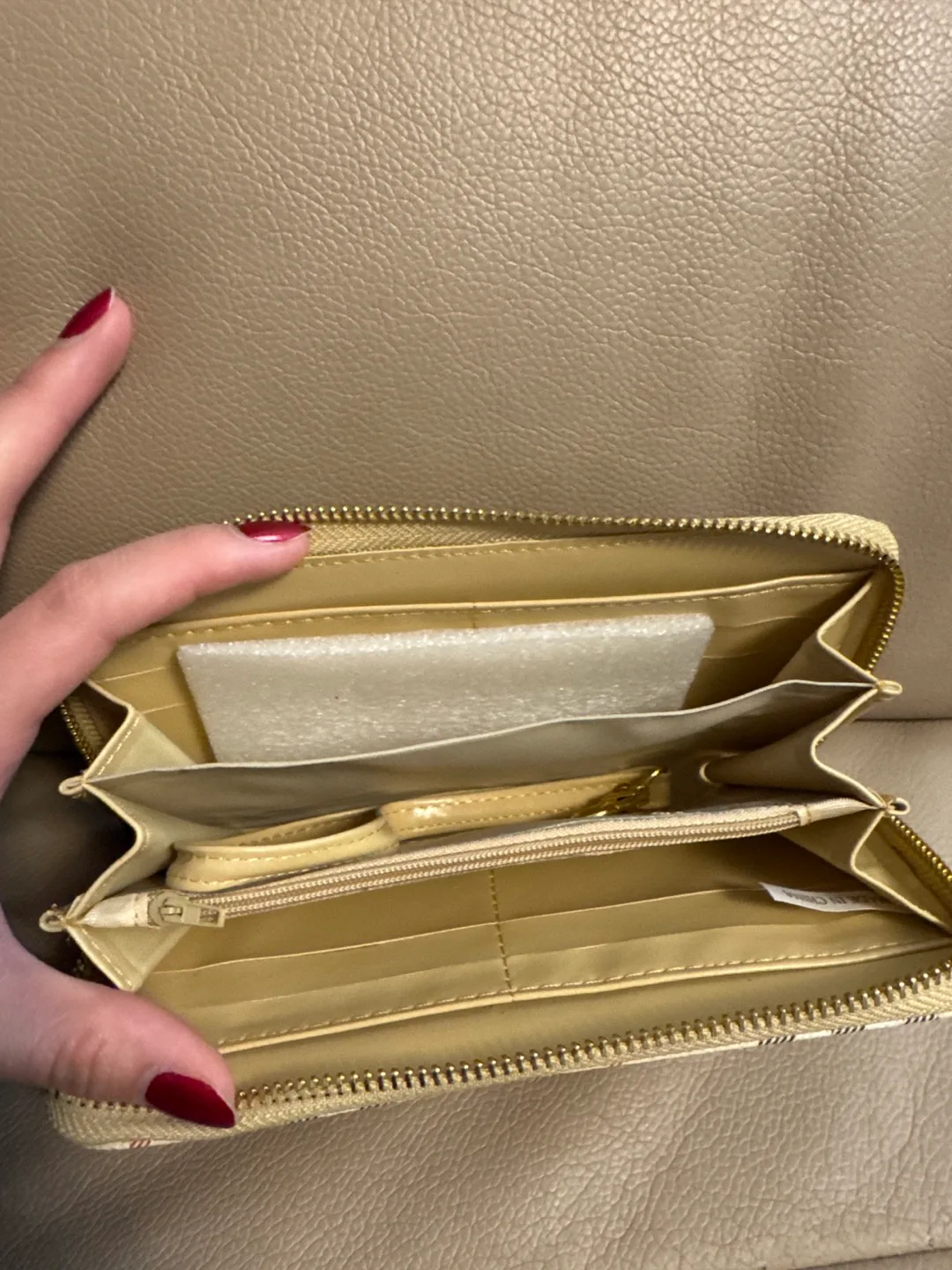 Brand New Clutch Purse 💚 image indicator(3)