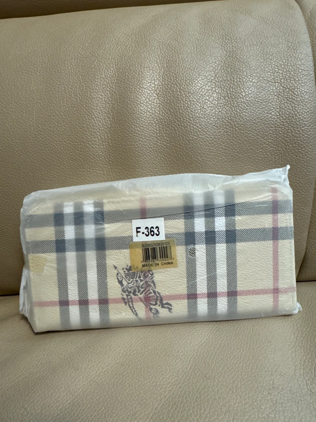 Brand New Clutch Purse 💚 image indicator(2)