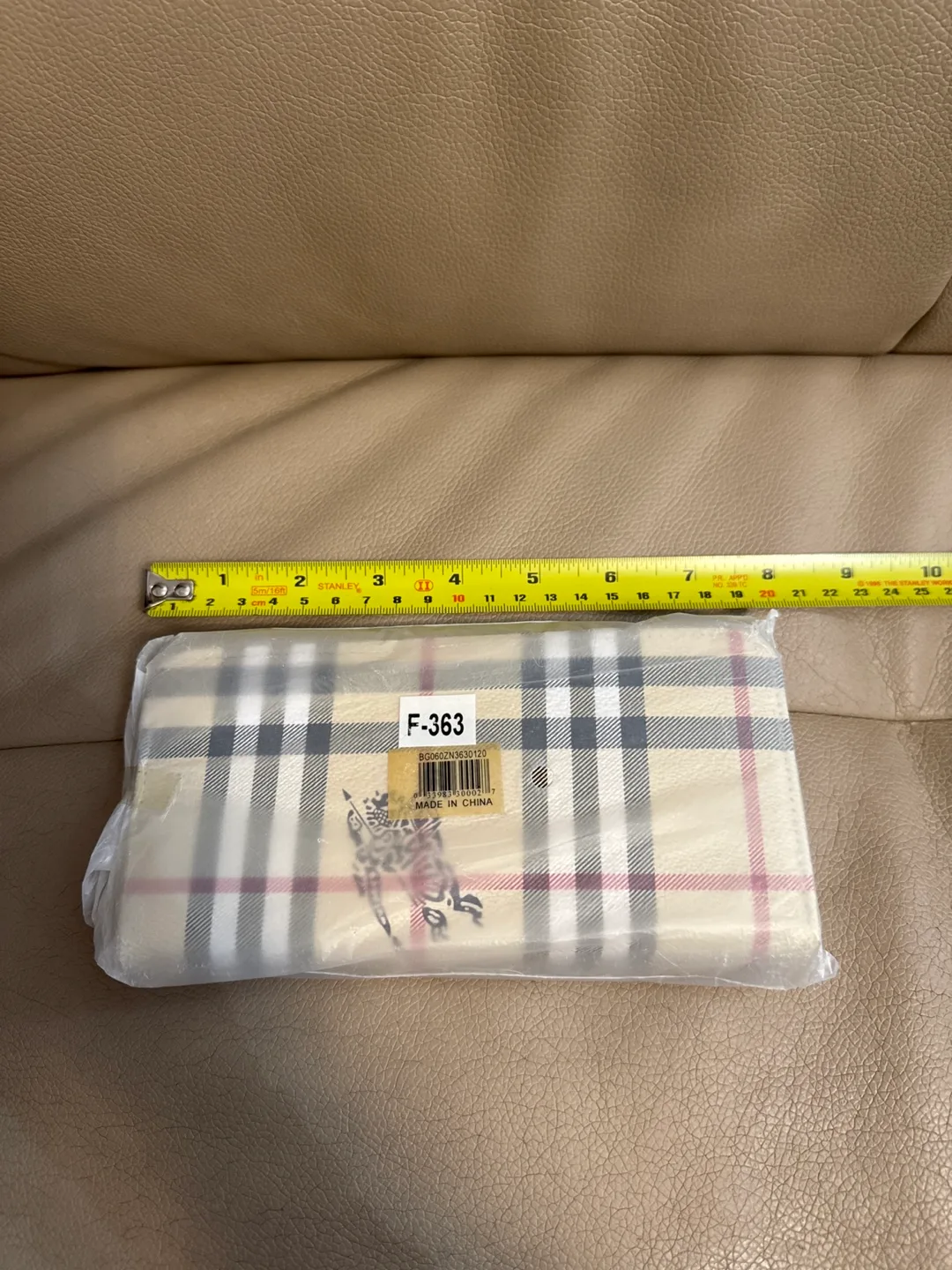 Brand New Clutch Purse 💚 image indicator(5)