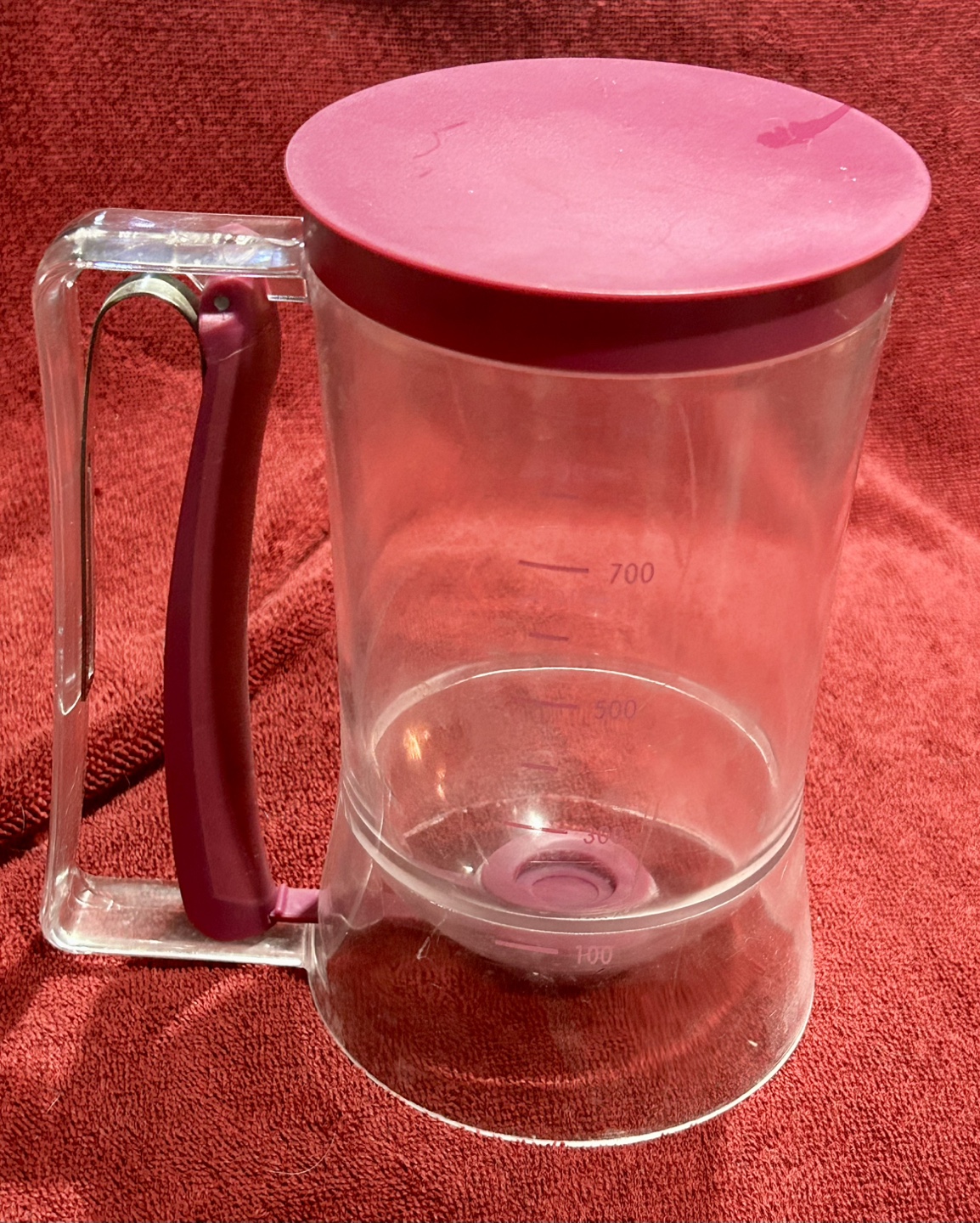 Pancake pourer with handle and lid