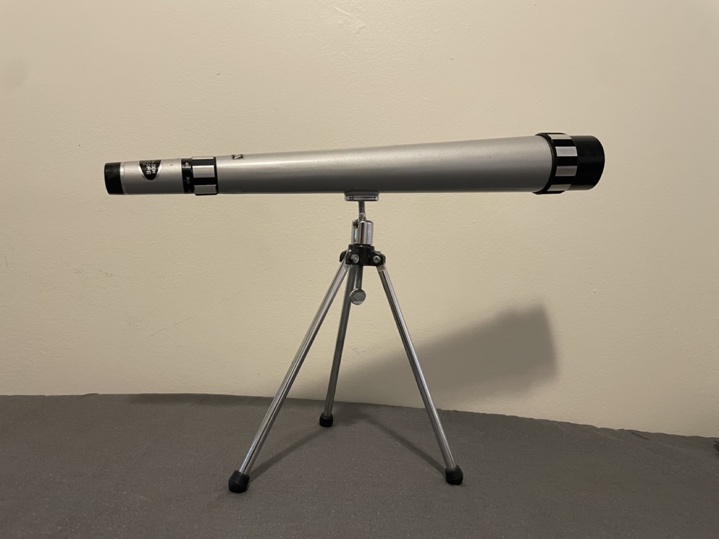 Vintage TOWA 15x-45x40mm Zoom Telescope with Tripod