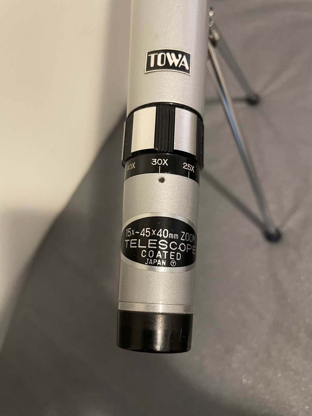 Vintage TOWA 15x-45x40mm Zoom Telescope with Tripod - photo 3