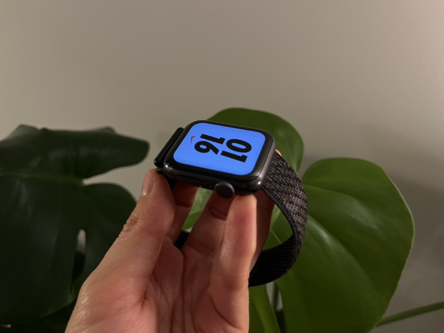 Apple Watch Nike SE (1st gen) - photo 2