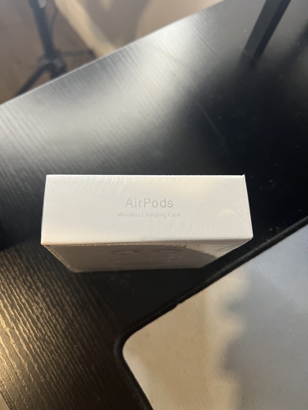 New Apple AirPods with Wireless Charging Case - photo 3