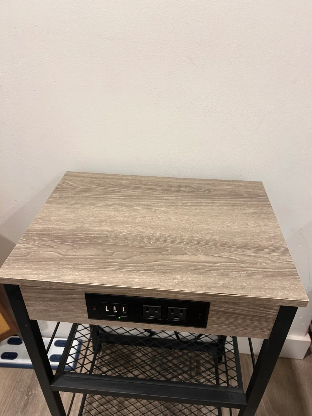 Modern Charging Side Table with Two Shelves image indicator(3)