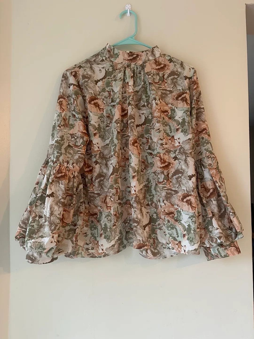 Floral Blouse - Size Medium thumbnail