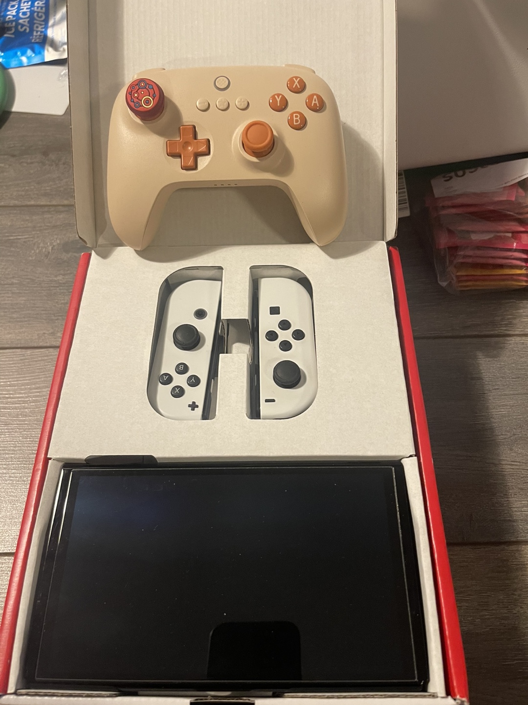 Nintendo Switch OLED Model with Additional Controller 💚
