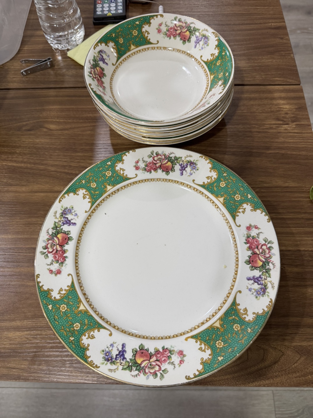 Vintage Dinnerware Set with Floral Design - photo 3