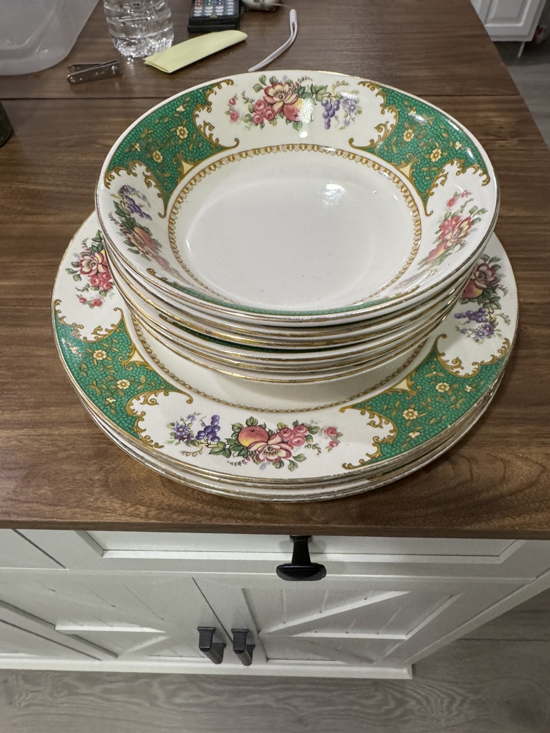 Vintage Dinnerware Set with Floral Design - photo 2