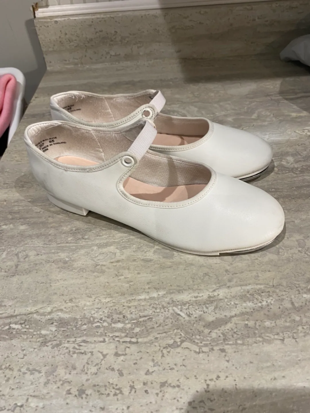 Capezio Tele Tone Tap Shoes - White - Size 3W image indicator(2)