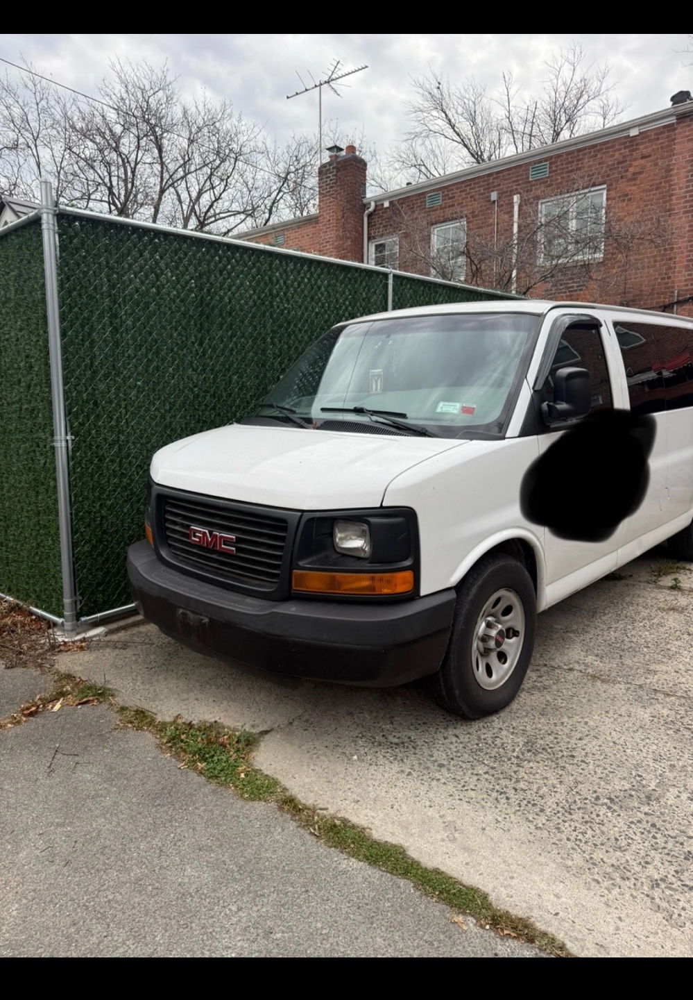 GMC Savana Cargo Van - photo 4
