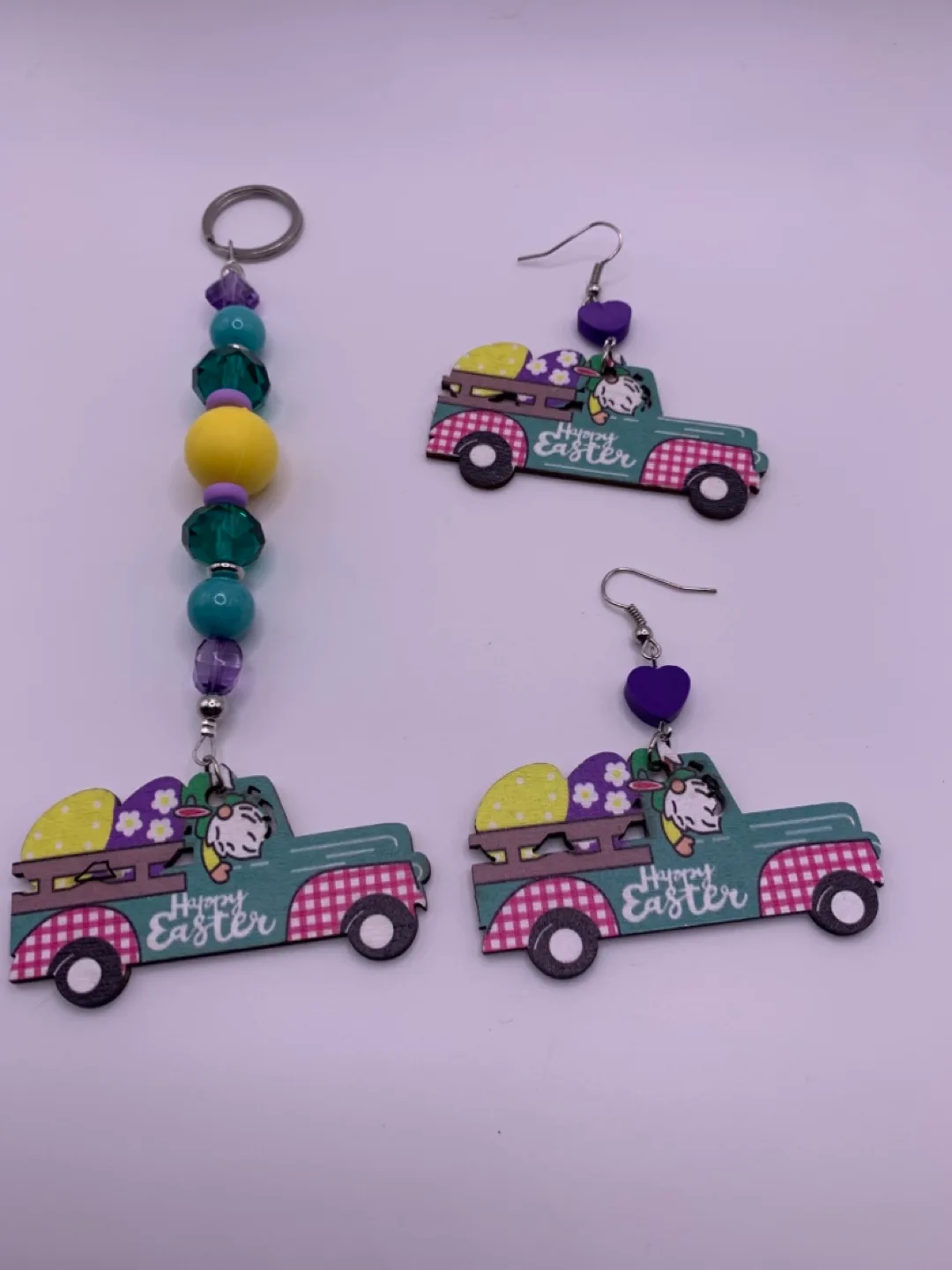 Easter Bunny & Chick Keychains & Earrings image indicator(8)