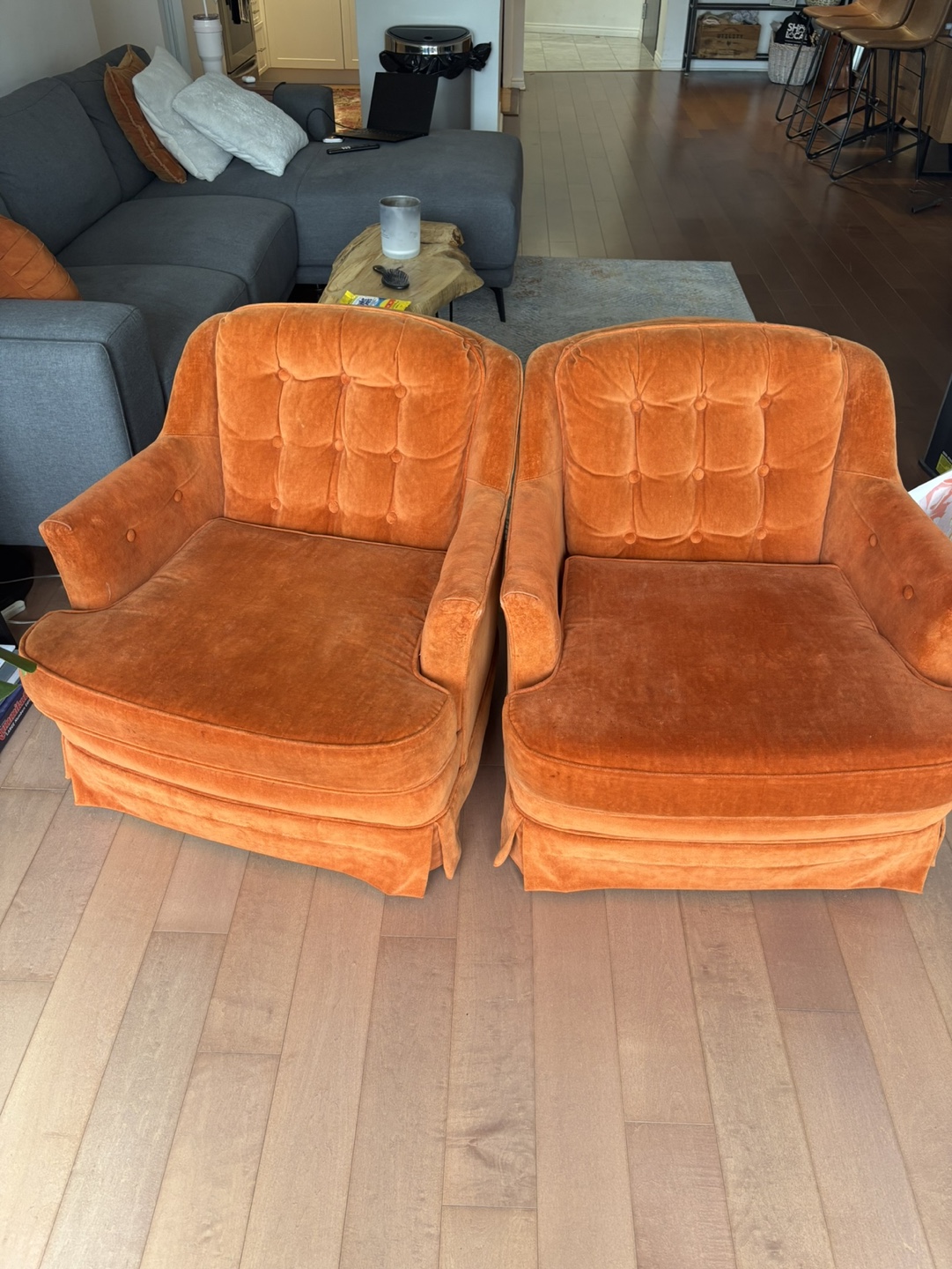 Pair of Vintage Orange Velvet Armchairs - photo 2