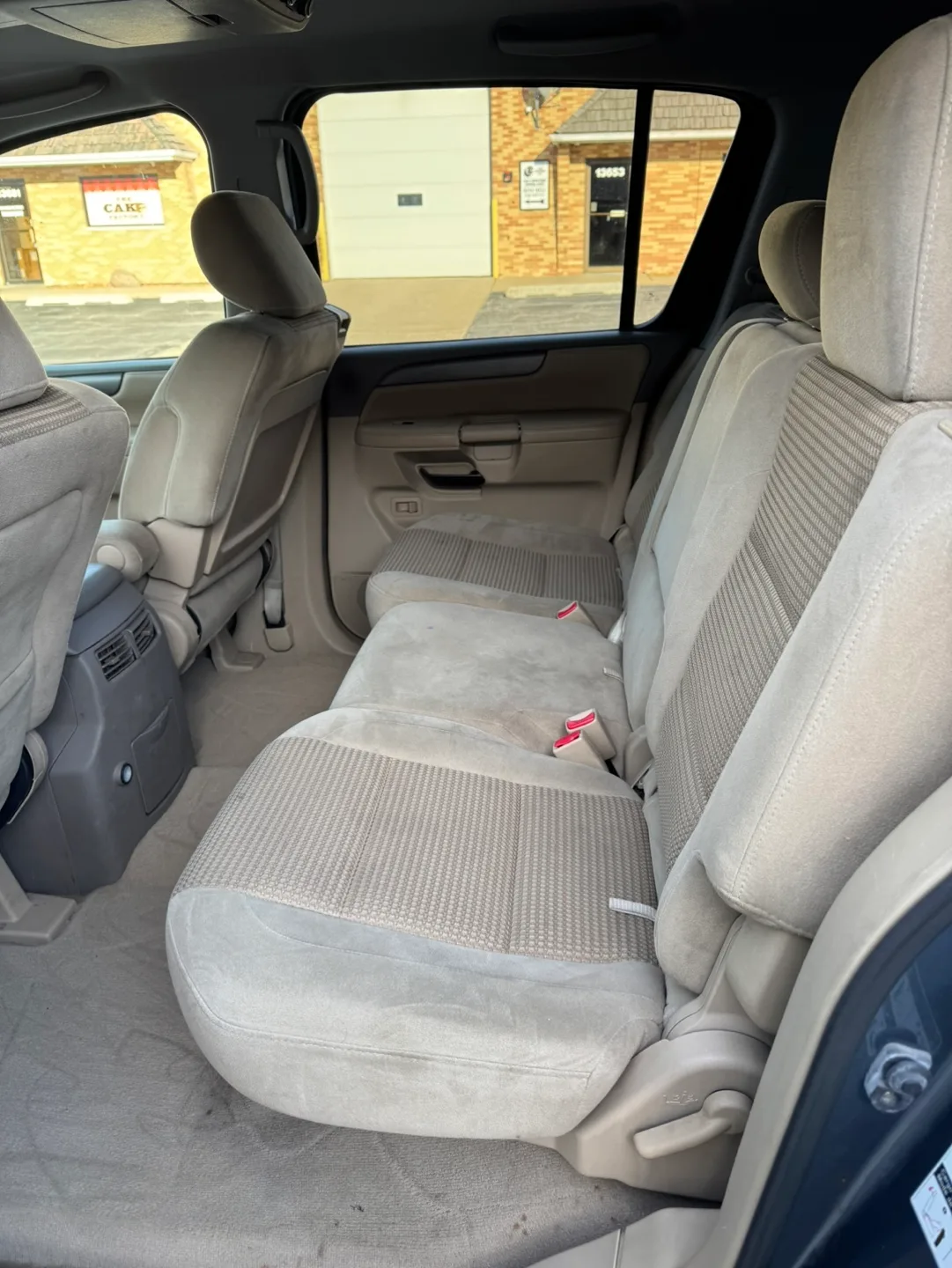 2012 Nissan Armada · SV Sport Utility 4D image indicator(6)