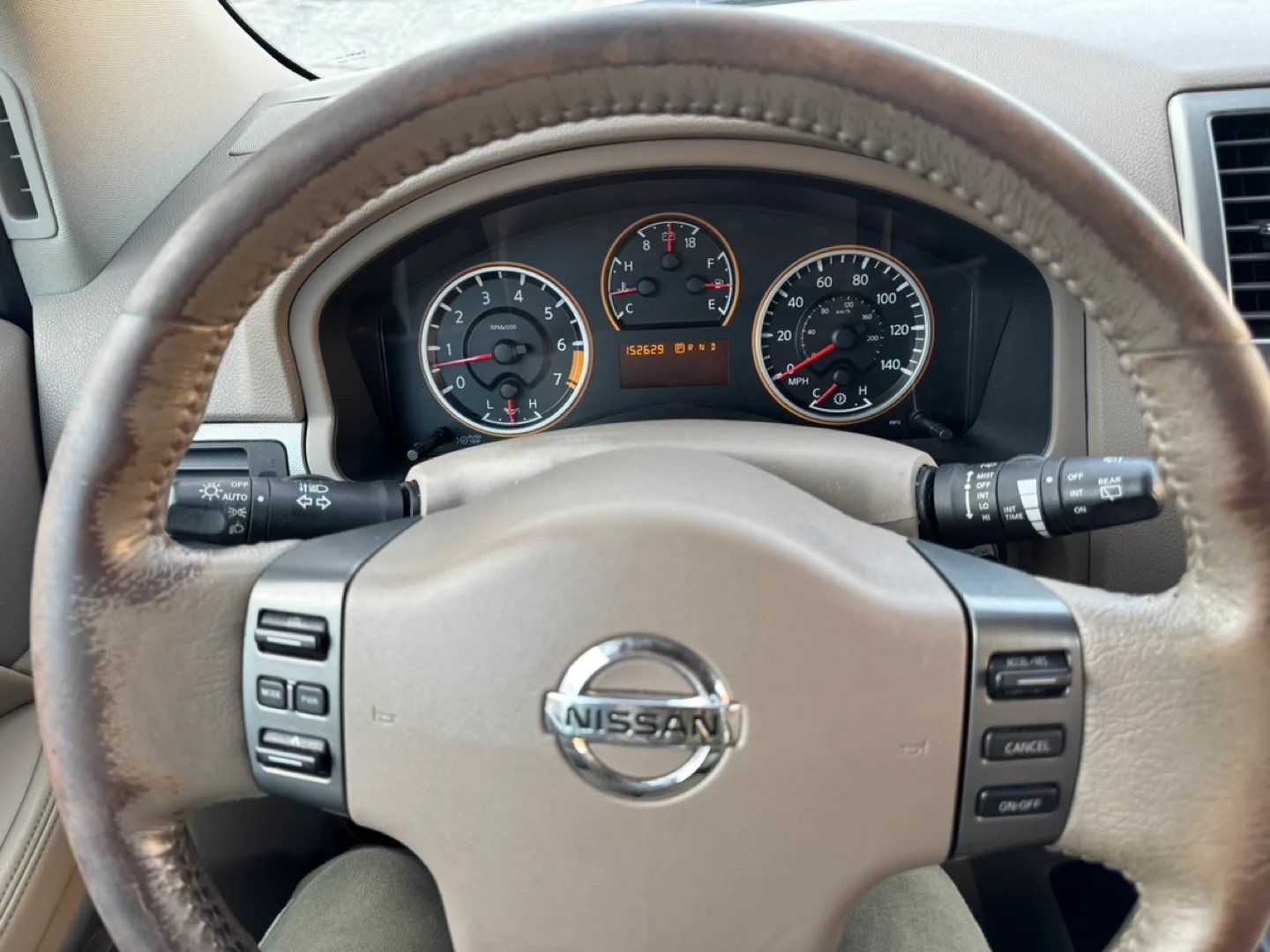2012 Nissan Armada · SV Sport Utility 4D image indicator(10)