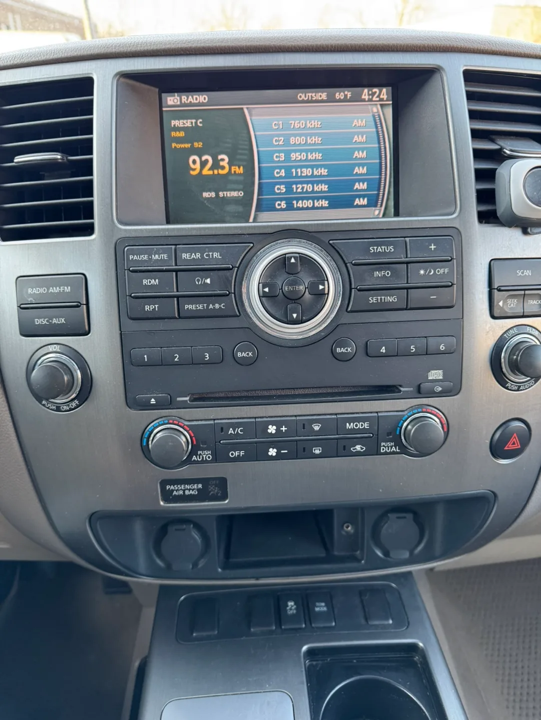 2012 Nissan Armada · SV Sport Utility 4D image indicator(9)