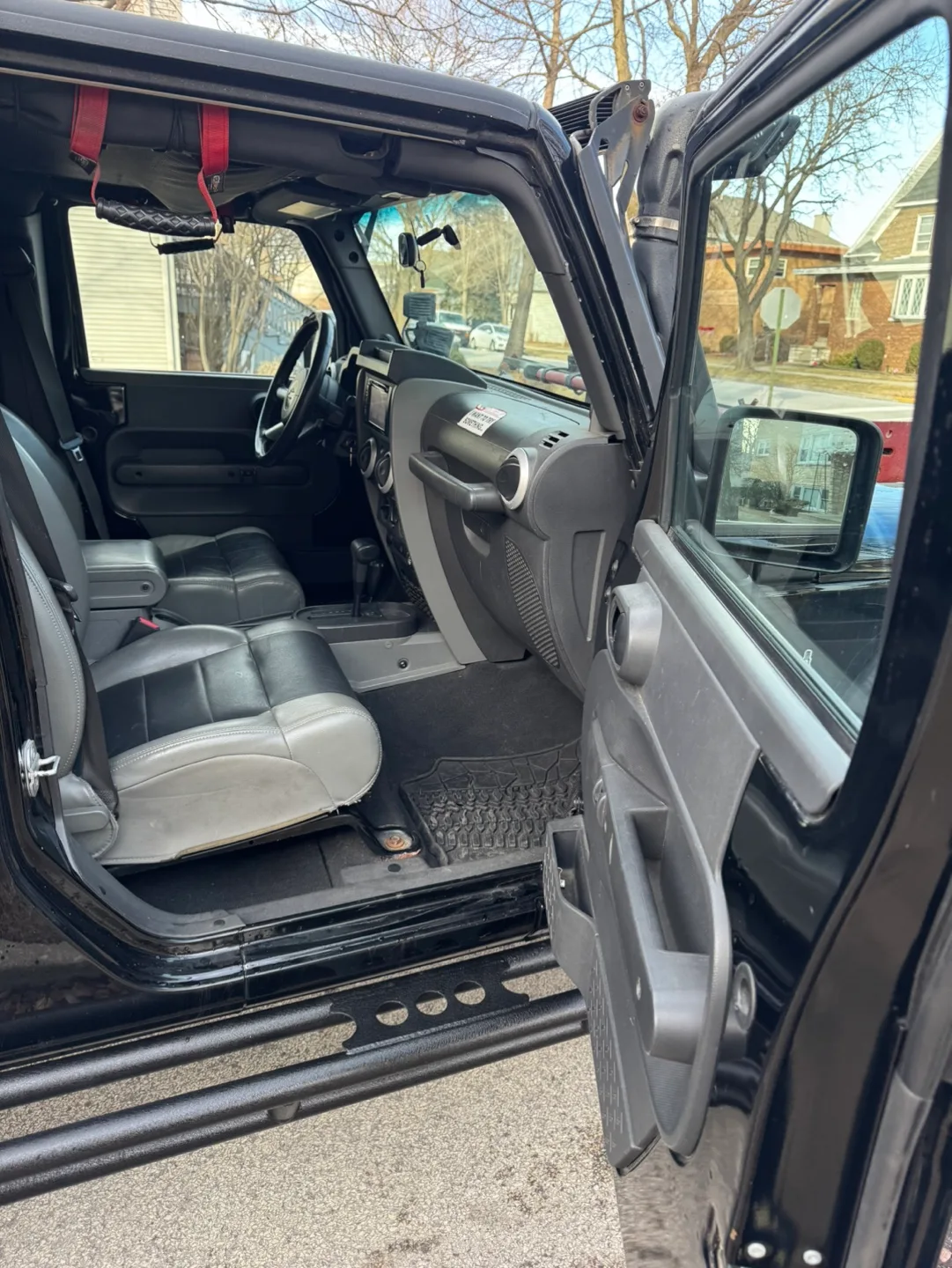 2010 Jeep Wrangler · Unlimited Sahara Sport Utility 4D image indicator(7)