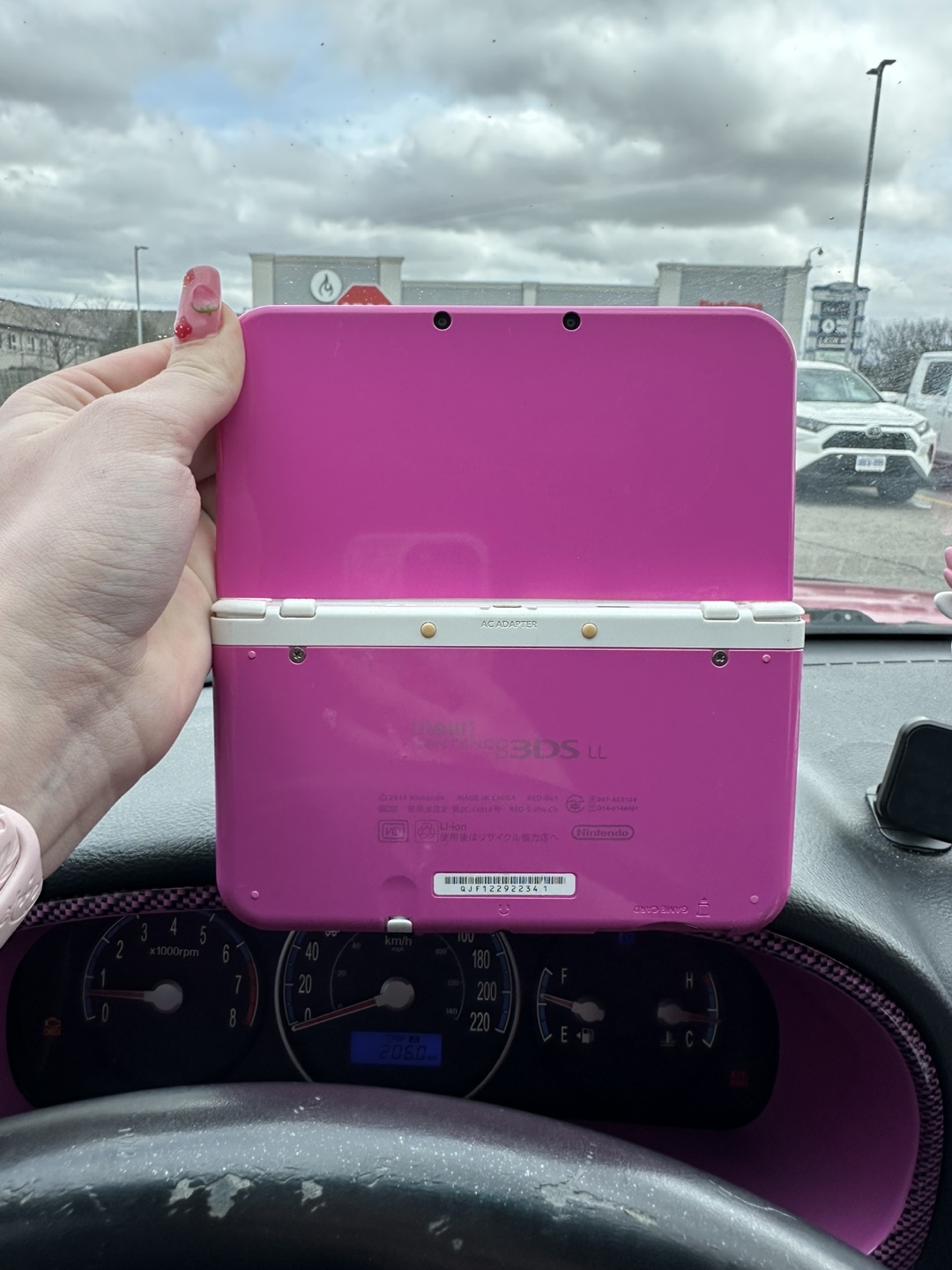Pink Nintendo 3DS LL - photo 3