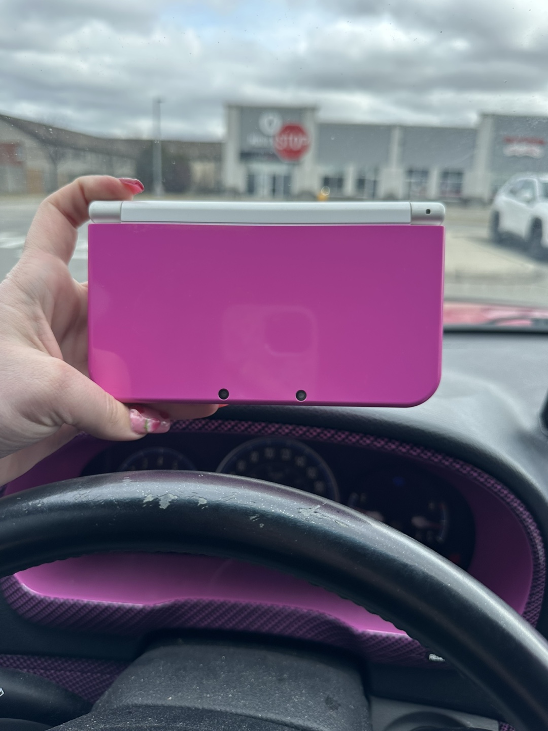 Pink Nintendo 3DS LL - photo 2
