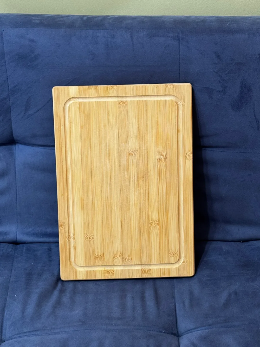 Large Bamboo Cutting Board image indicator(2)
