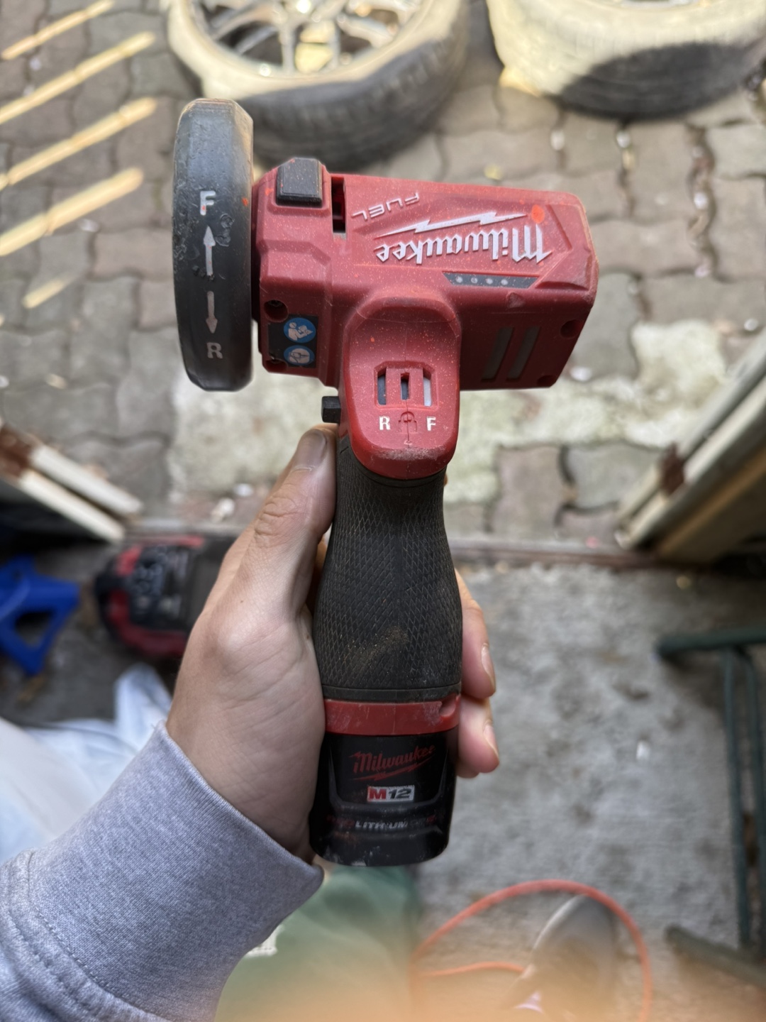 Milwaukee M12 FUEL 4-1/2-Inch Angle Grinder - photo 2