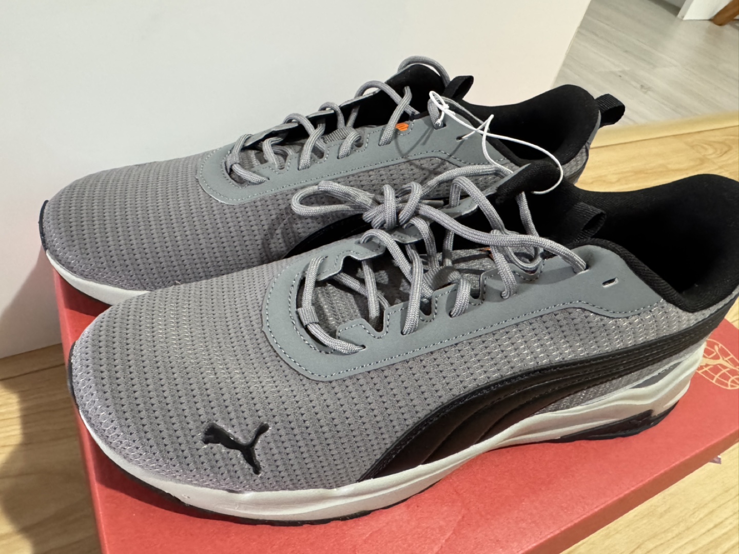 Men's Puma Running Shoes - Size US 10