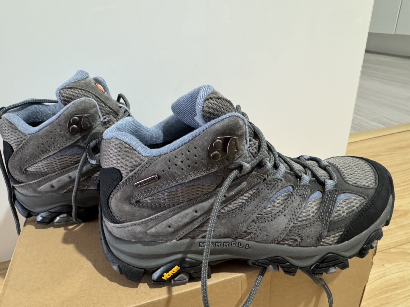 Merrell Moab 3 Mid Waterproof Hiking Boots - Women's Size 8 - photo 3