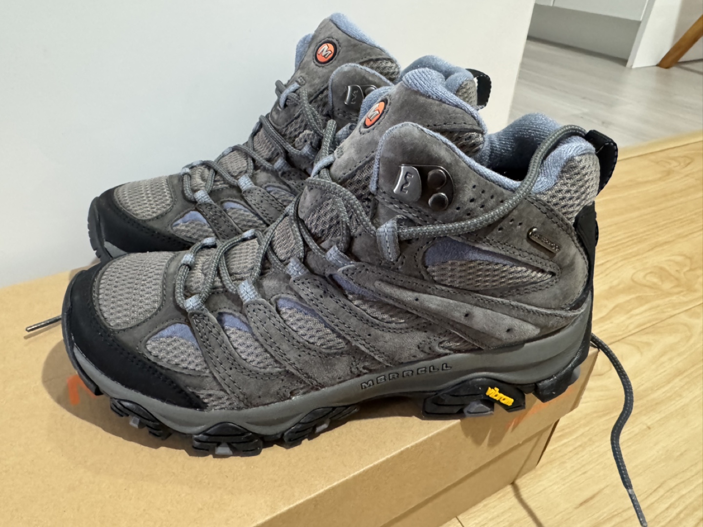 Merrell Moab 3 Mid Waterproof Hiking Boots - Women's Size 8