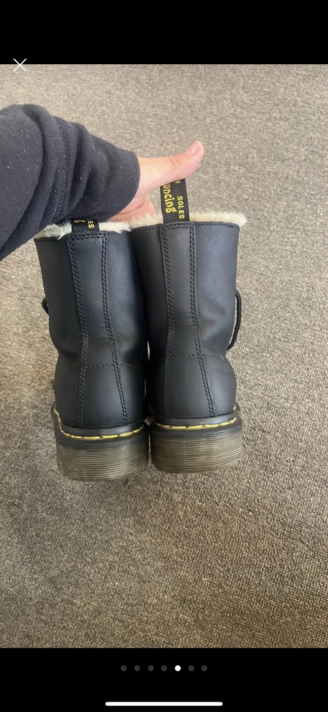 DR. MARTENS 1460 Serena faux fur lined lace up boots size 37 image indicator(5)