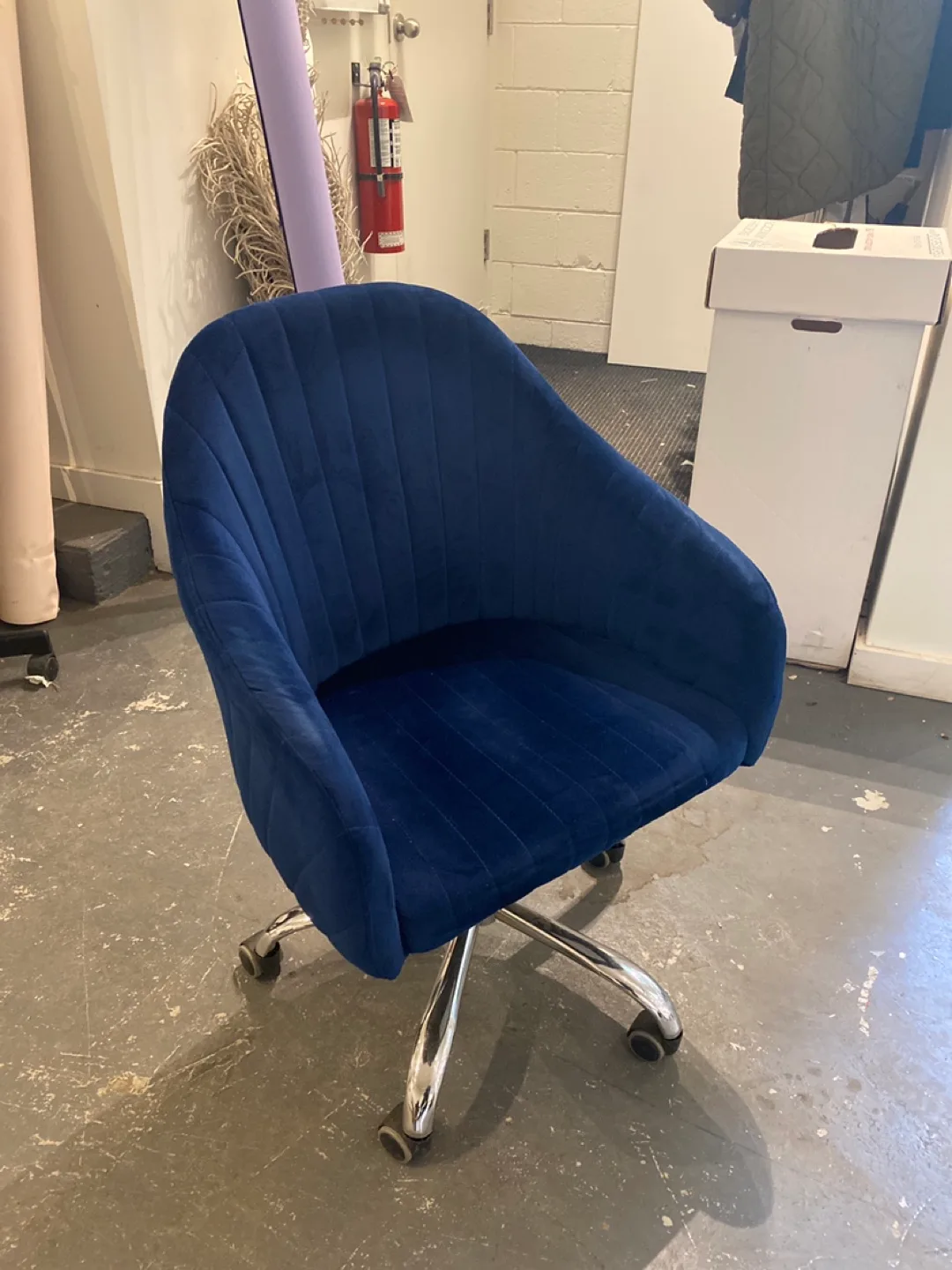 Swivel Chair thumbnail