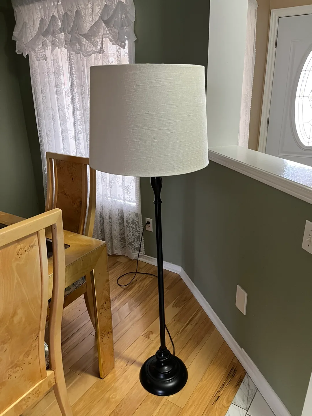 Stand up Lamp ..Exellent Condition image indicator(2)