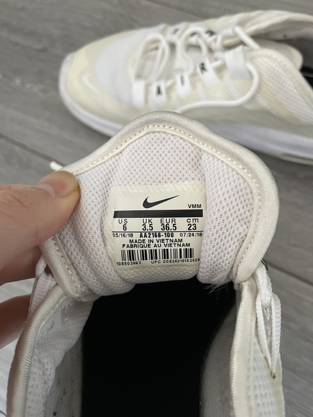 Nike Air Max Dia Women's Sneakers - Size US 6 - photo 2