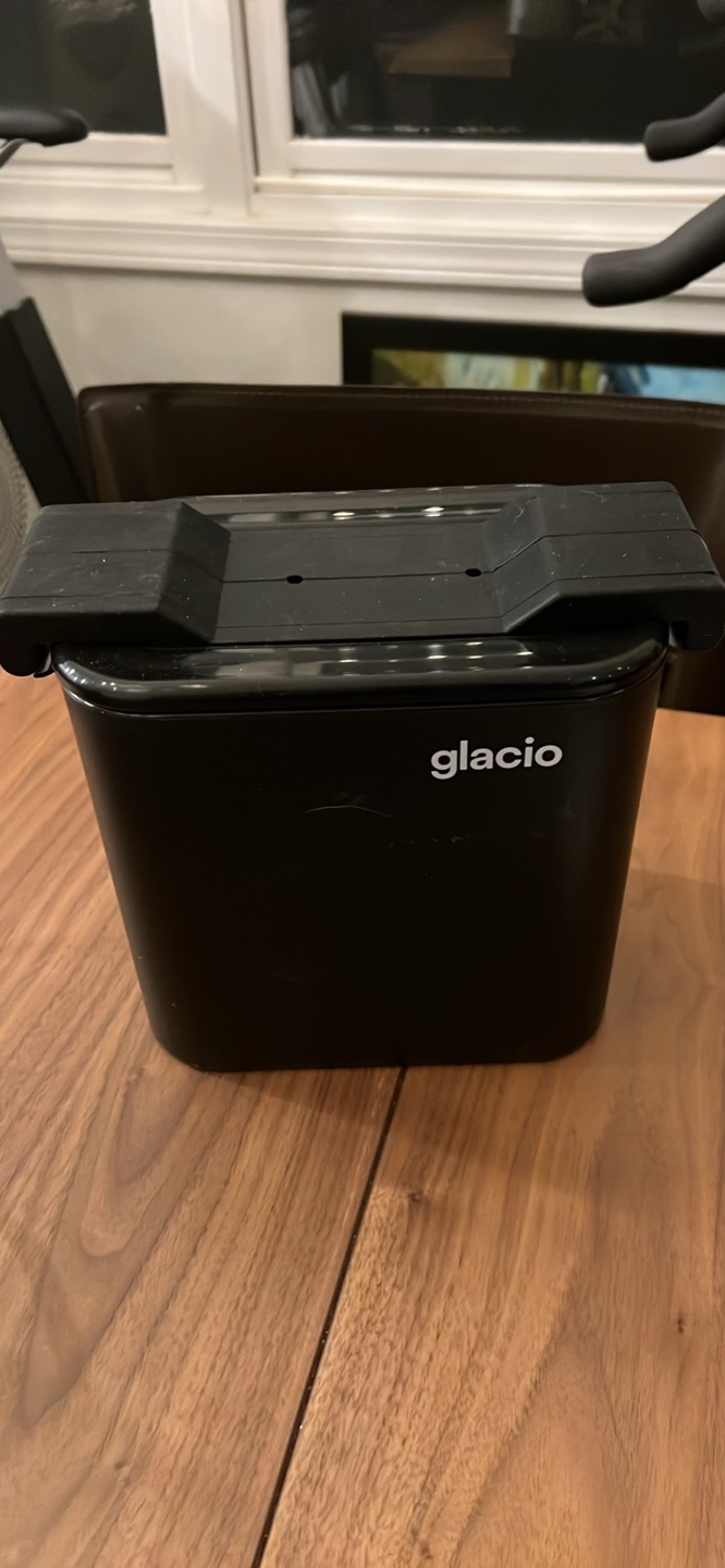 Glacio Ice Cube Maker