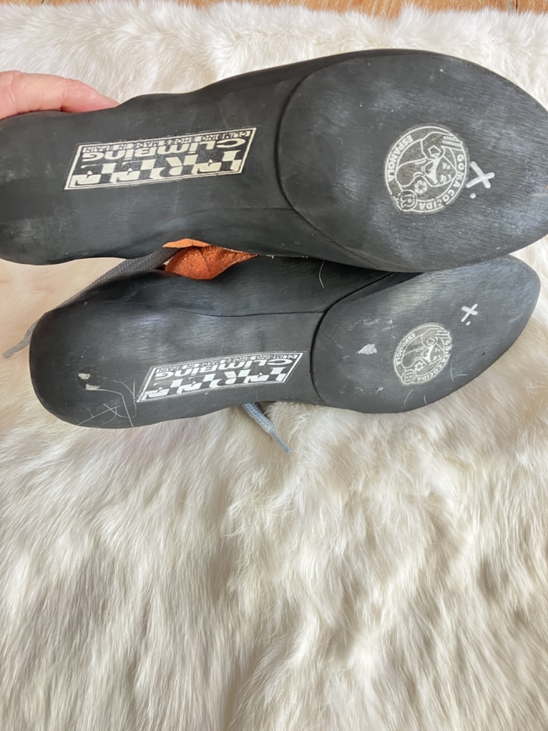Women's Free Climbing “Lola” Climbing Shoes Size 6/7 - photo 3
