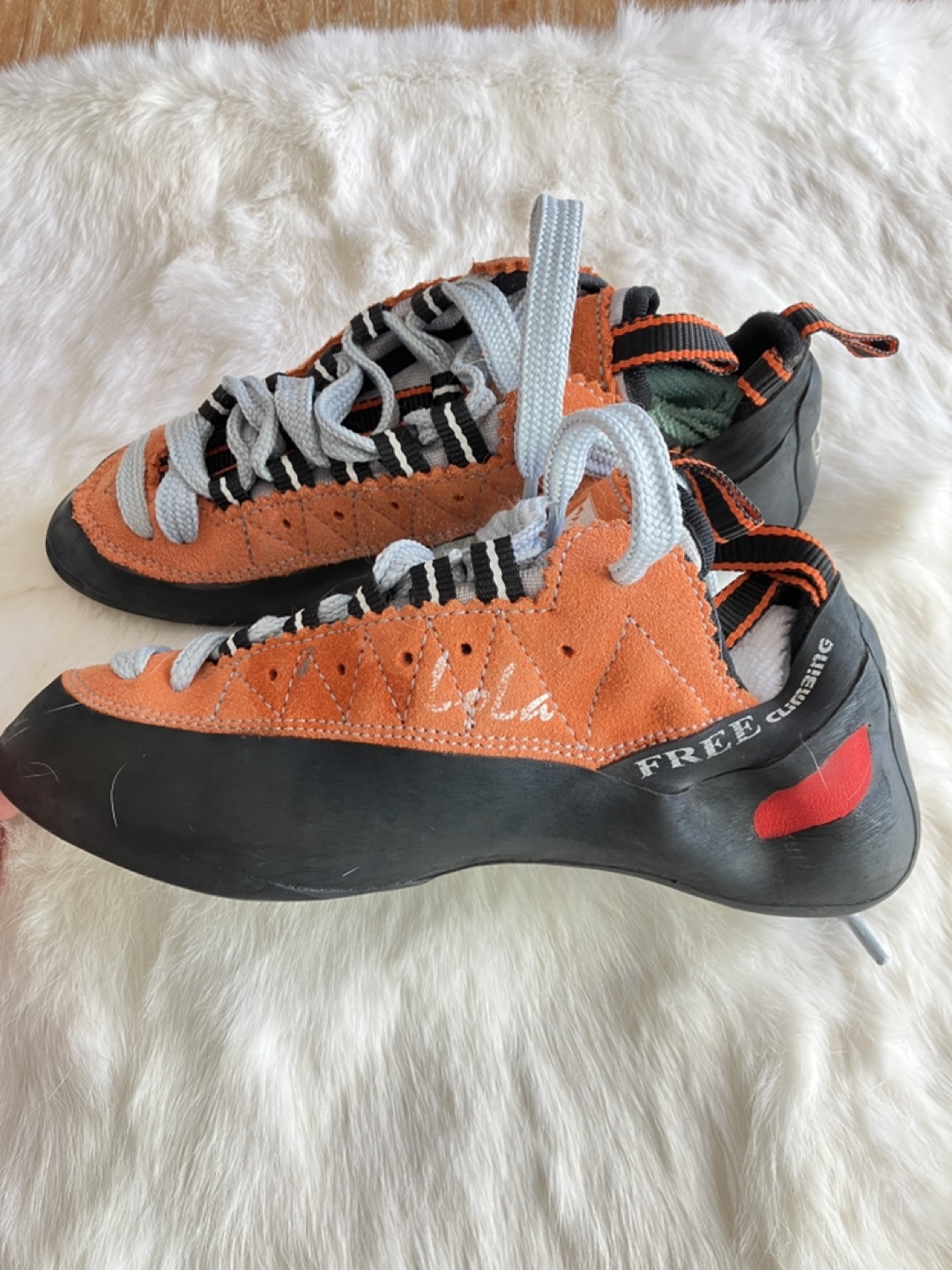 Women's Free Climbing “Lola” Climbing Shoes Size 6/7 - photo 2
