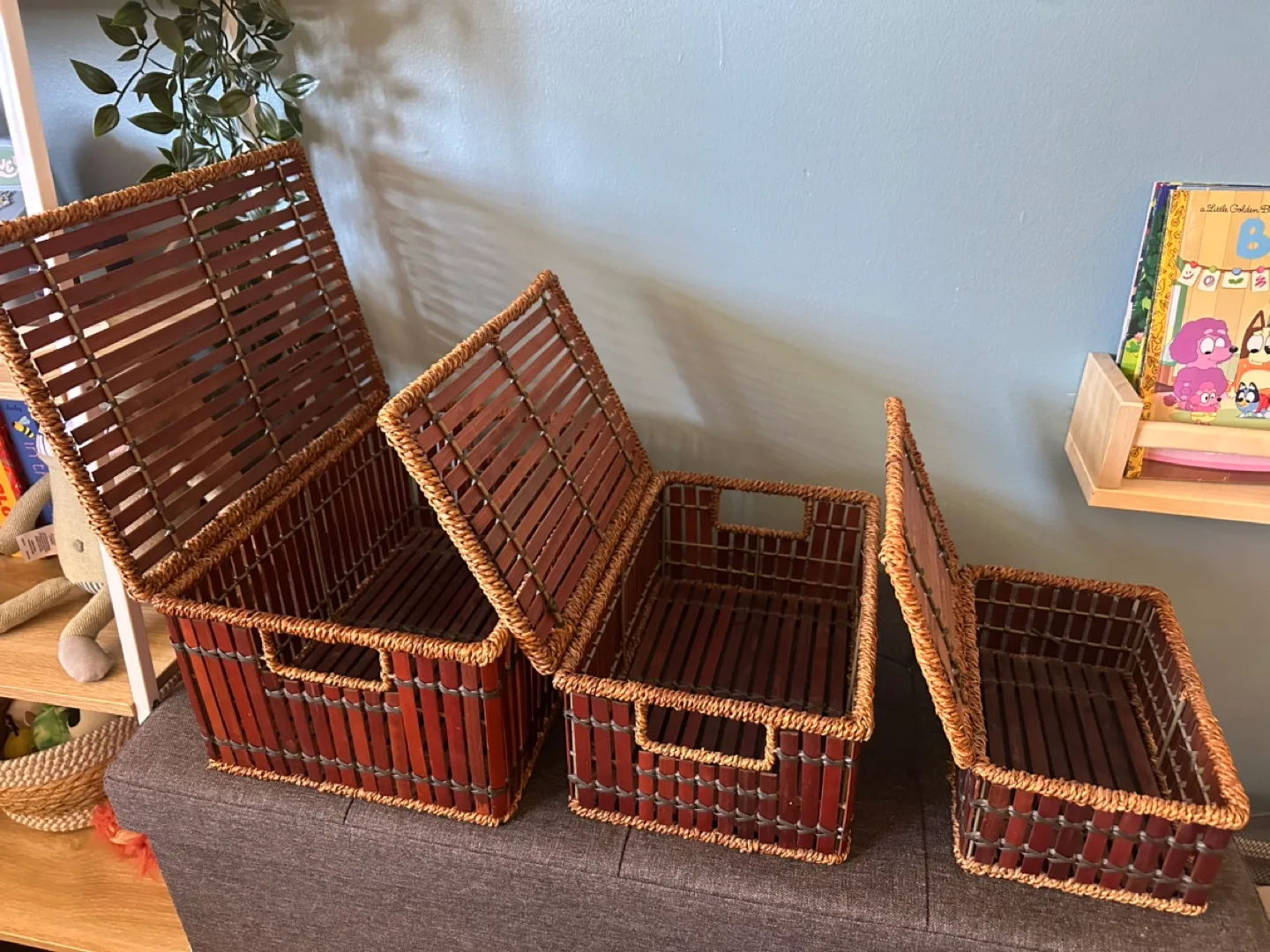 Set of 3 nesting bamboo storage baskets with lids image indicator(3)