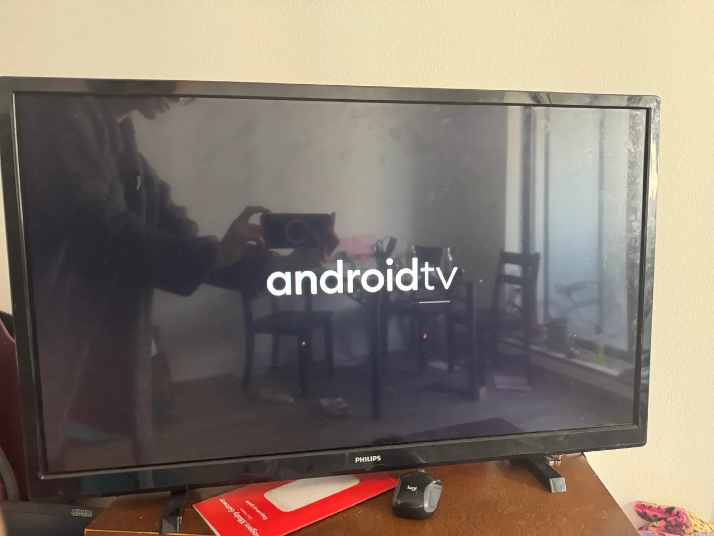 Philips Android Smart TV (TURNS ON, APPS NOT USEABLE) image indicator(2)