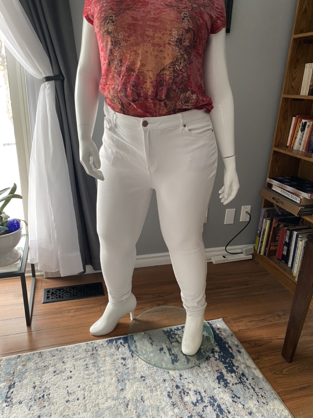 Women's White Jeans Size 18