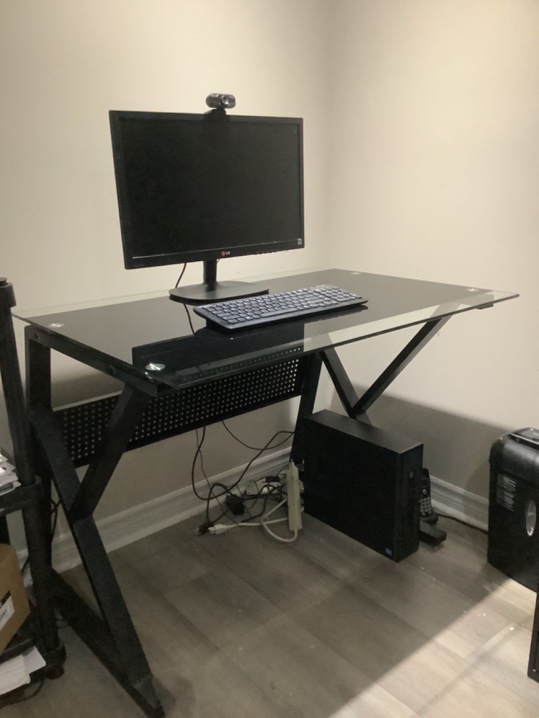 Tempered glass office computer table - photo 2