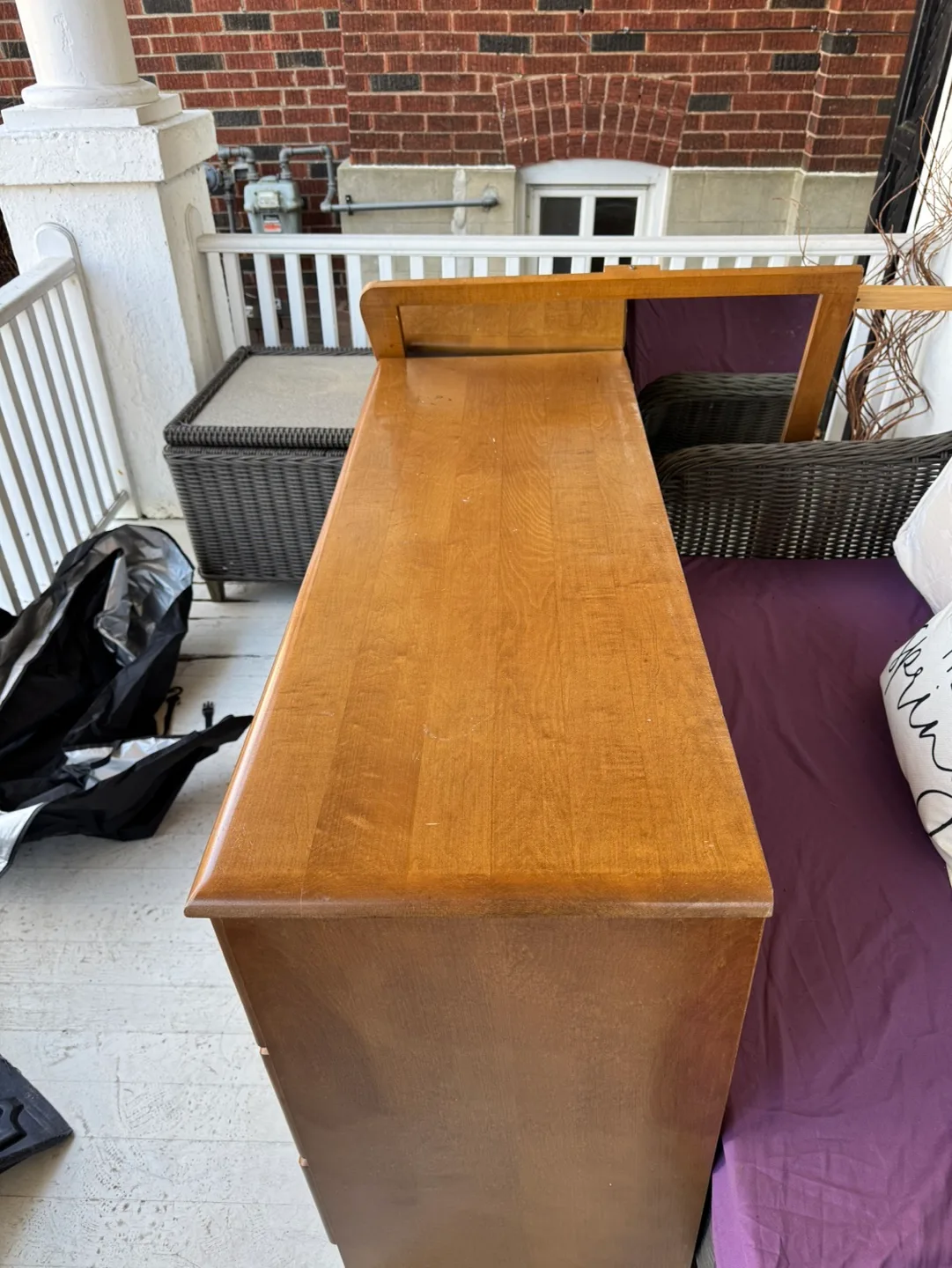 Wooden six-drawer dresser image indicator(4)