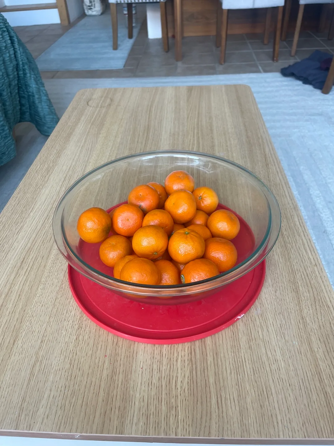 Pyrex Glass Mixing Bowl with Red Lid and Measuring Cup thumbnail
