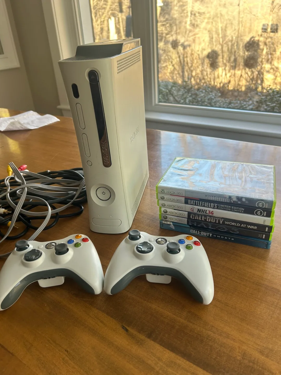 Xbox 360 with 2 Controllers & Games image indicator(2)